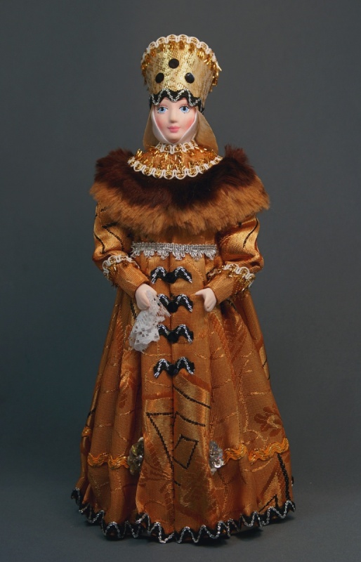 Кукла сувенирная фарфоровая