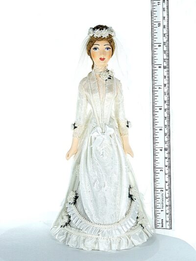 кукла интерьерная в платье невесты
