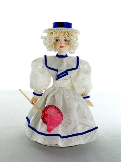 Кукла Потешного промысла девочка в матросском костюме с сачком в руке
