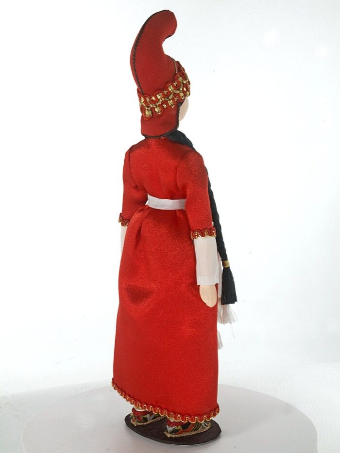 Кукла в женском костюме Ингуши.
