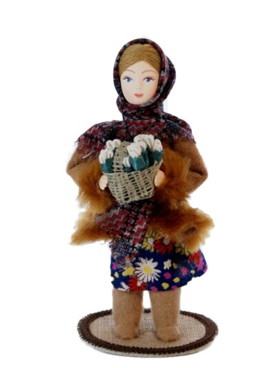 Кукла коллекционная Девочка с корзиной подснежников